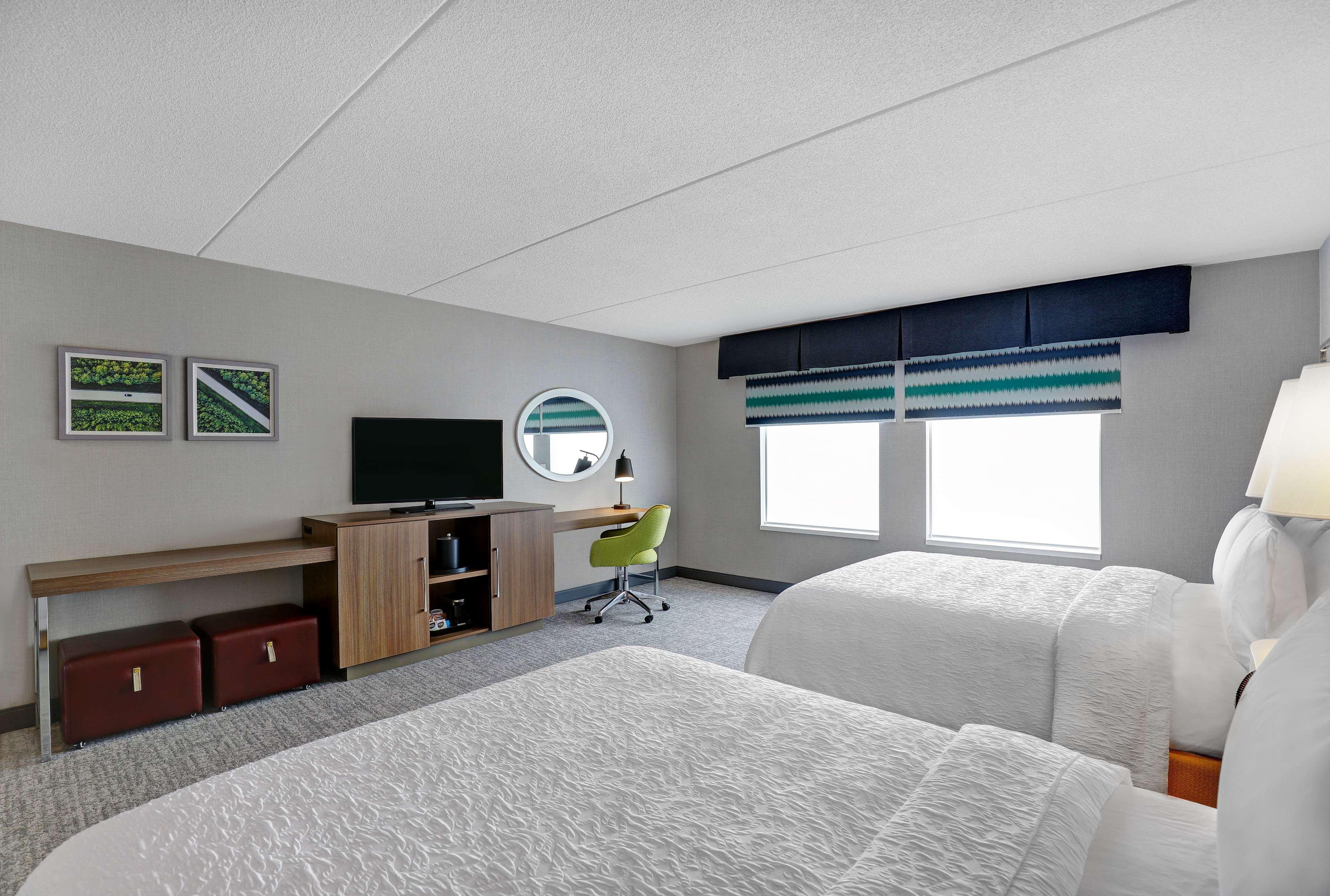 Hampton Inn & Suites Белвил Екстериор снимка