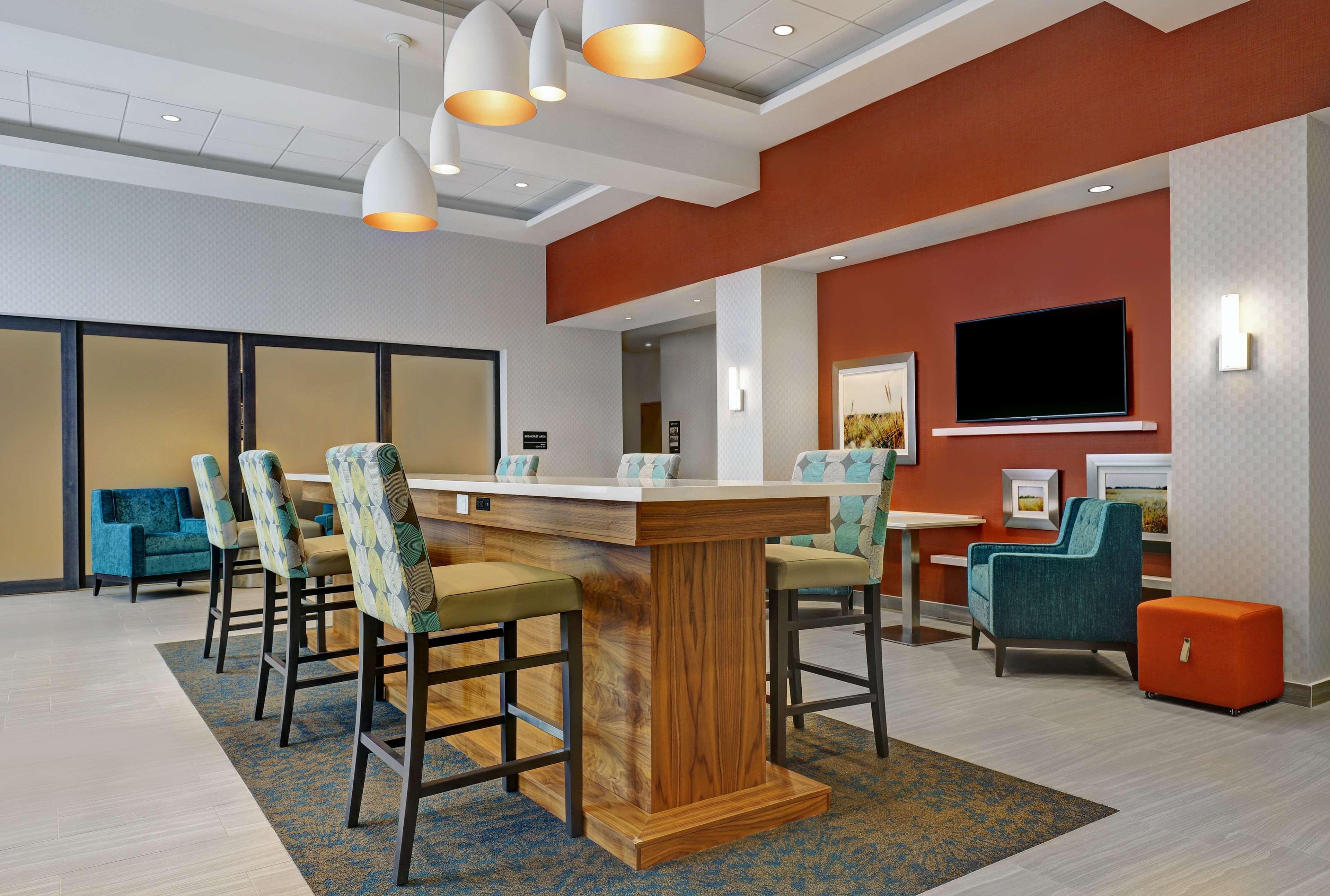 Hampton Inn & Suites Белвил Екстериор снимка