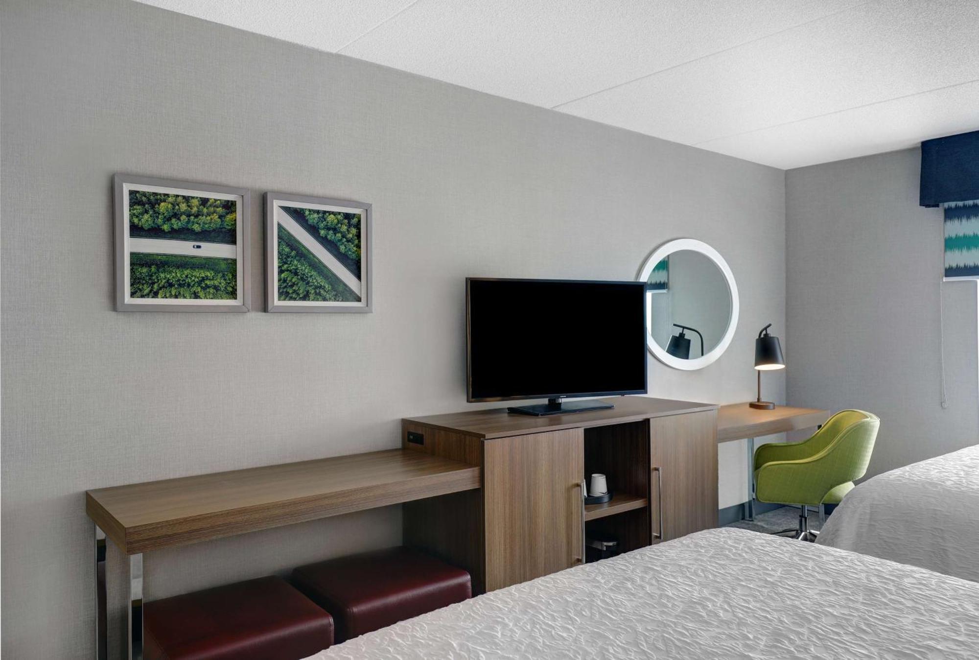 Hampton Inn & Suites Белвил Екстериор снимка