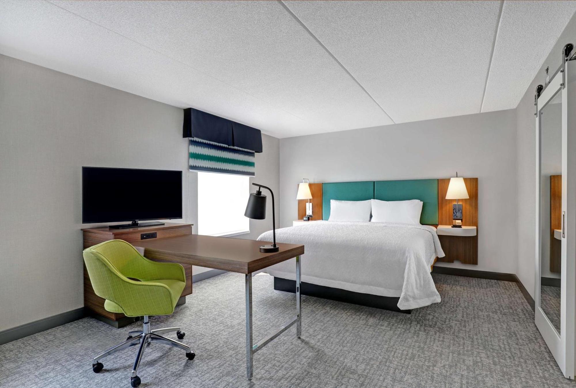 Hampton Inn & Suites Белвил Екстериор снимка