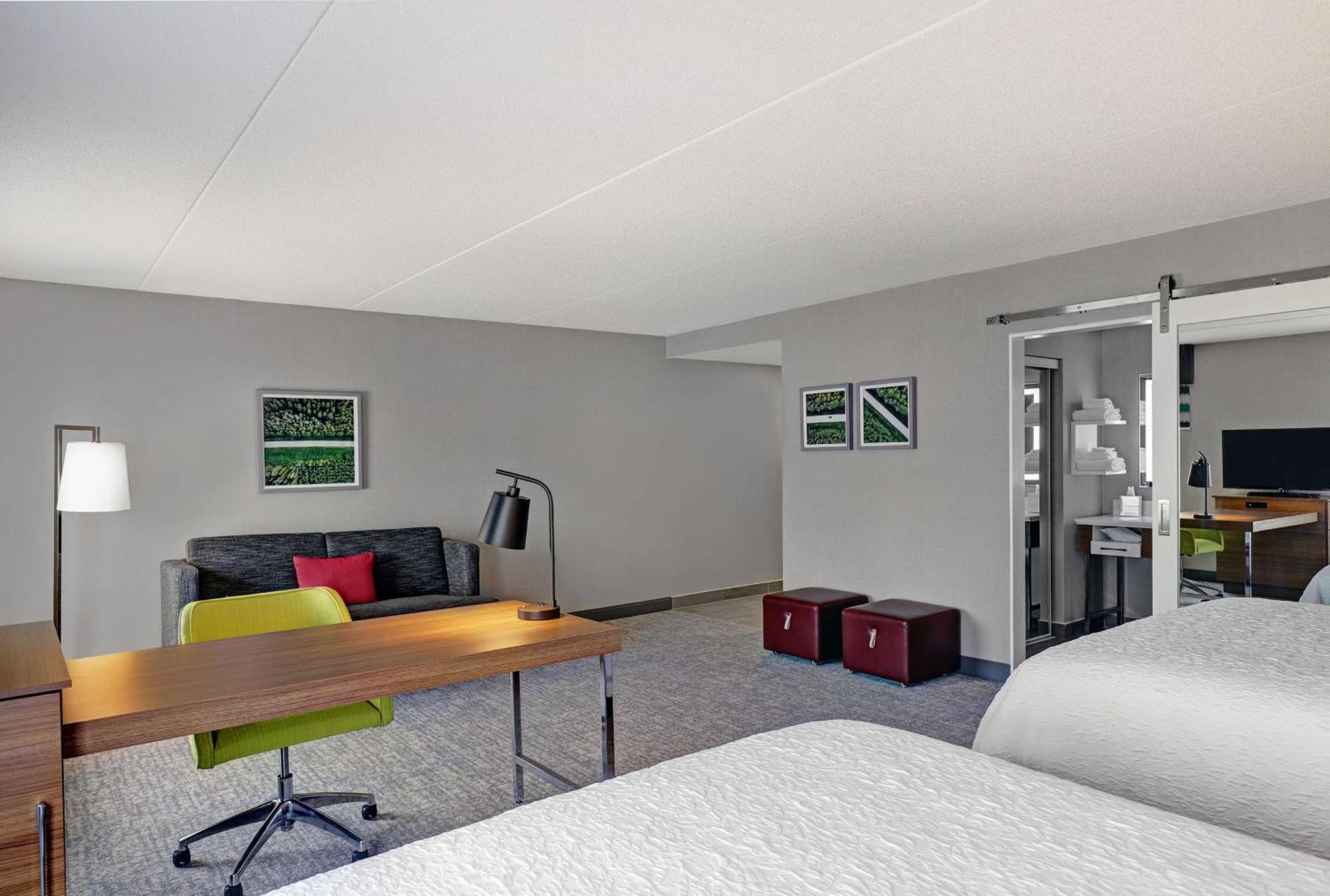 Hampton Inn & Suites Белвил Екстериор снимка