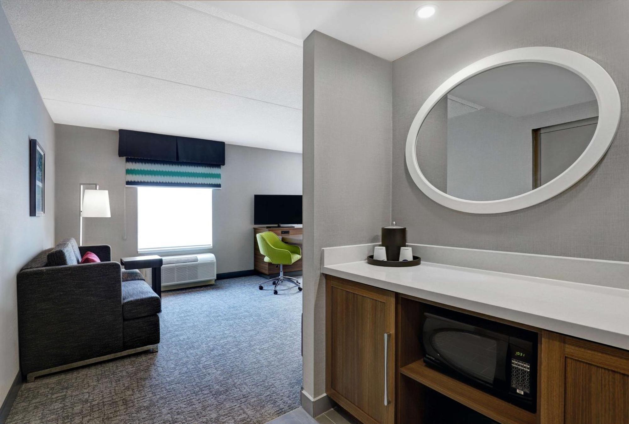Hampton Inn & Suites Белвил Екстериор снимка