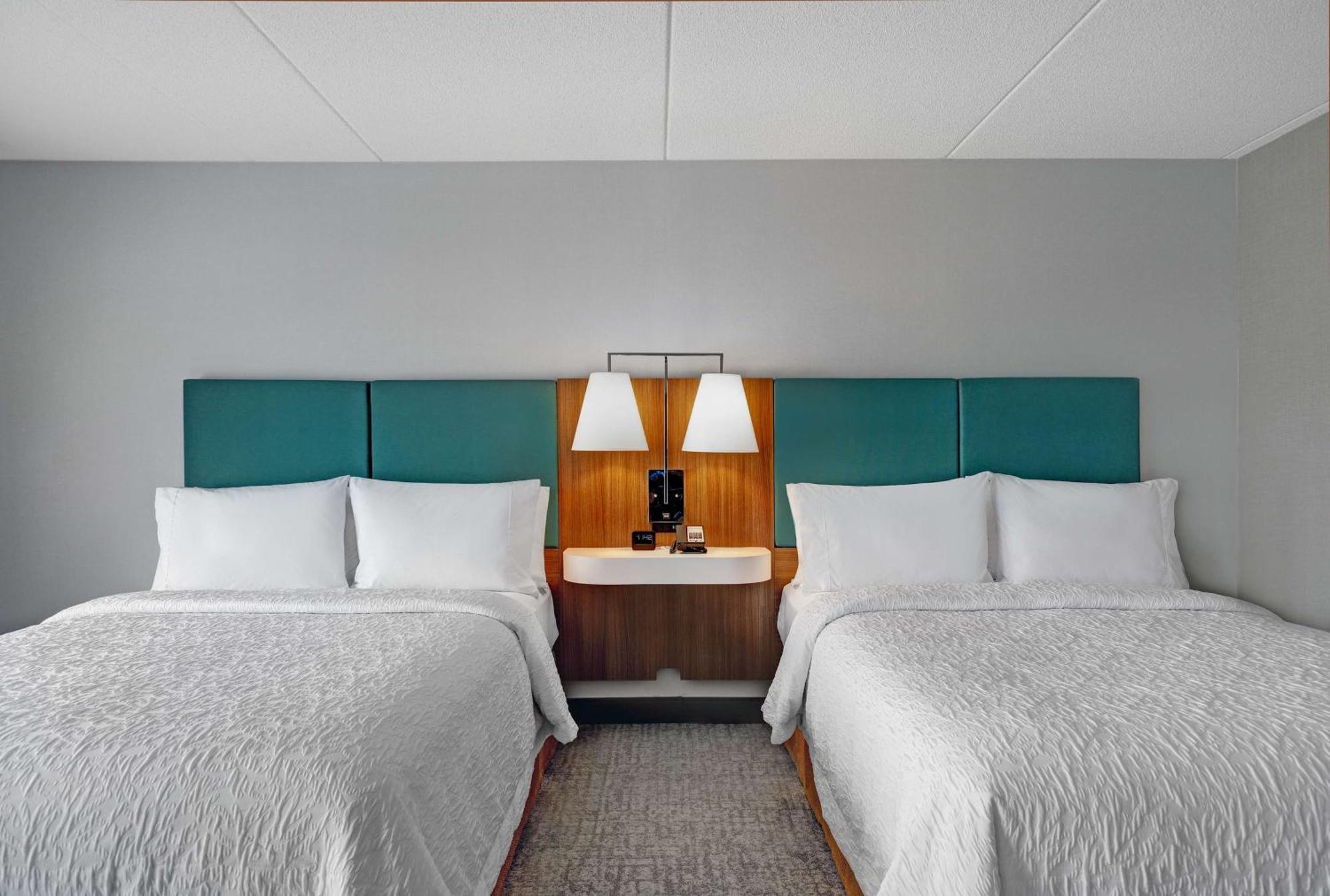 Hampton Inn & Suites Белвил Екстериор снимка