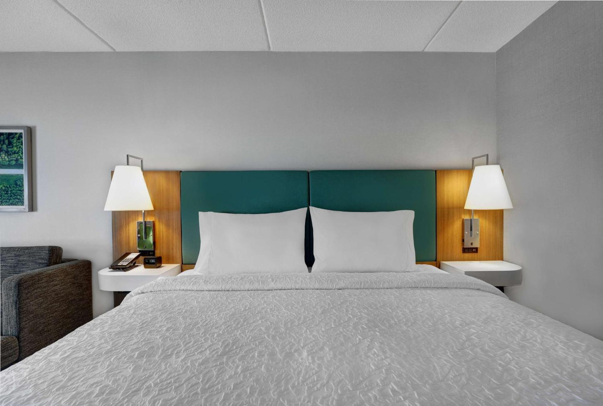 Hampton Inn & Suites Белвил Екстериор снимка