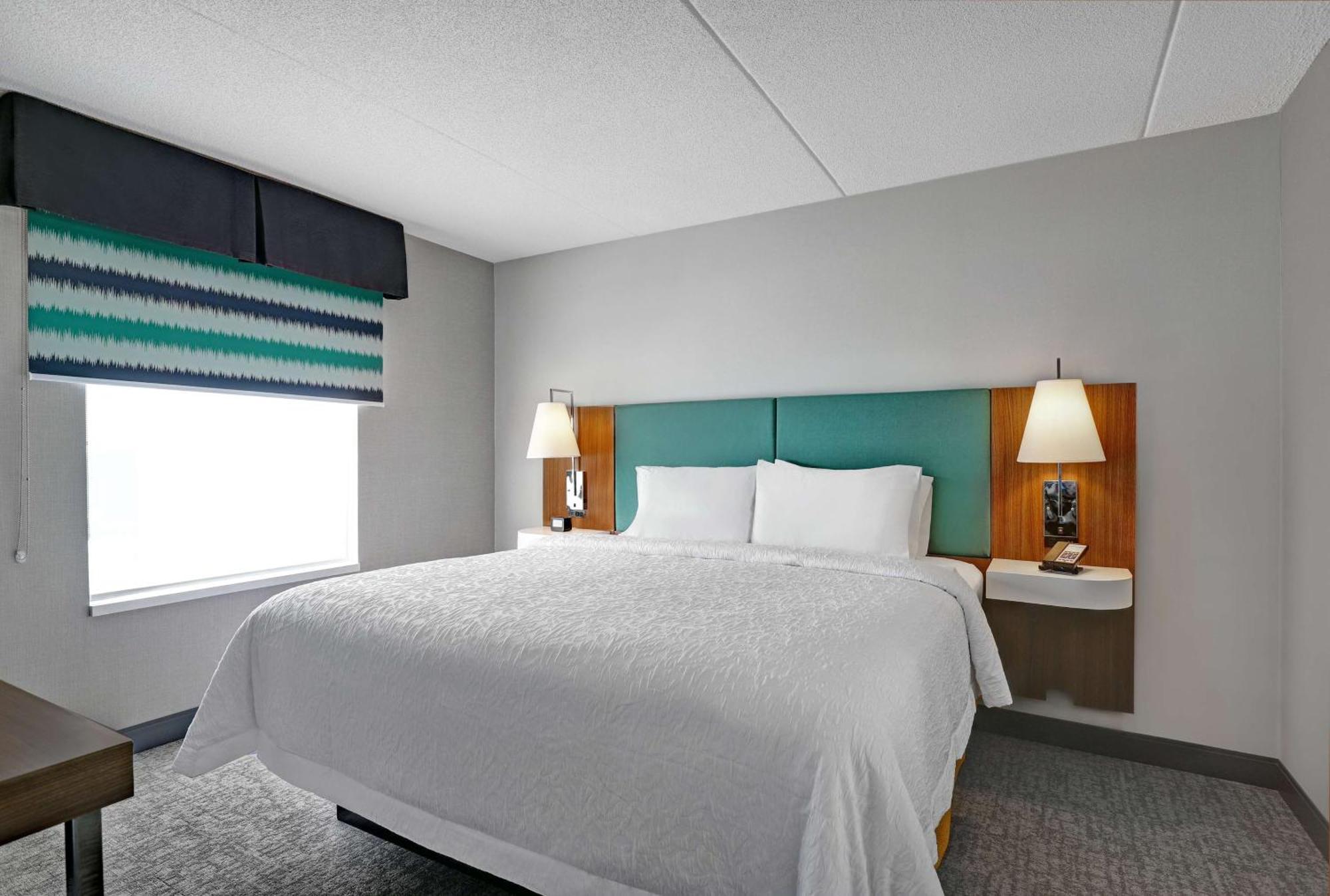 Hampton Inn & Suites Белвил Екстериор снимка