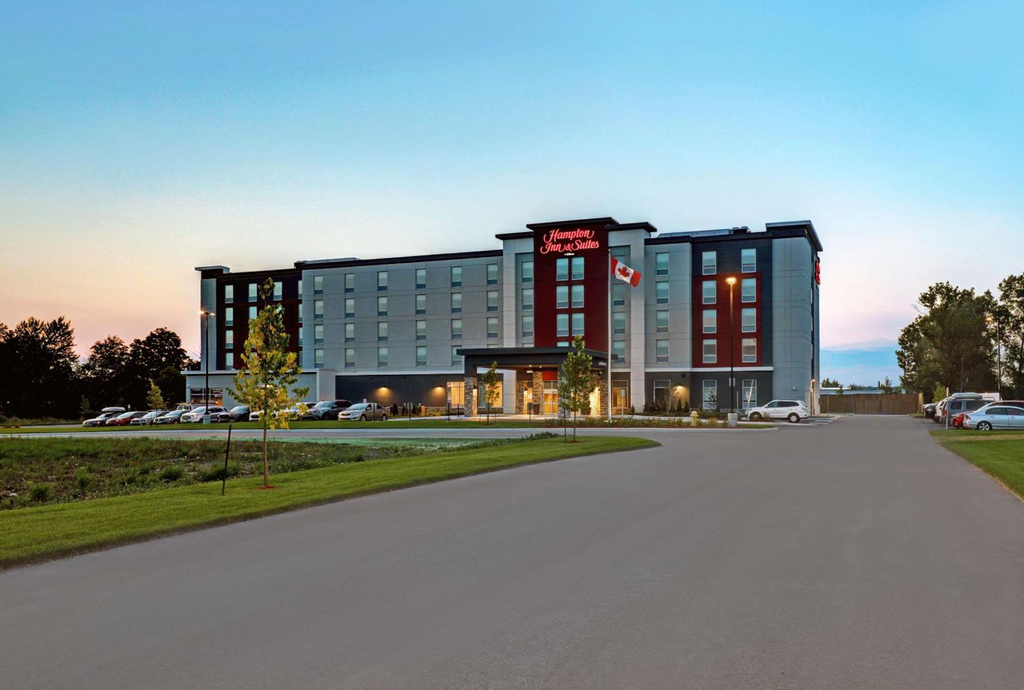Hampton Inn & Suites Белвил Екстериор снимка
