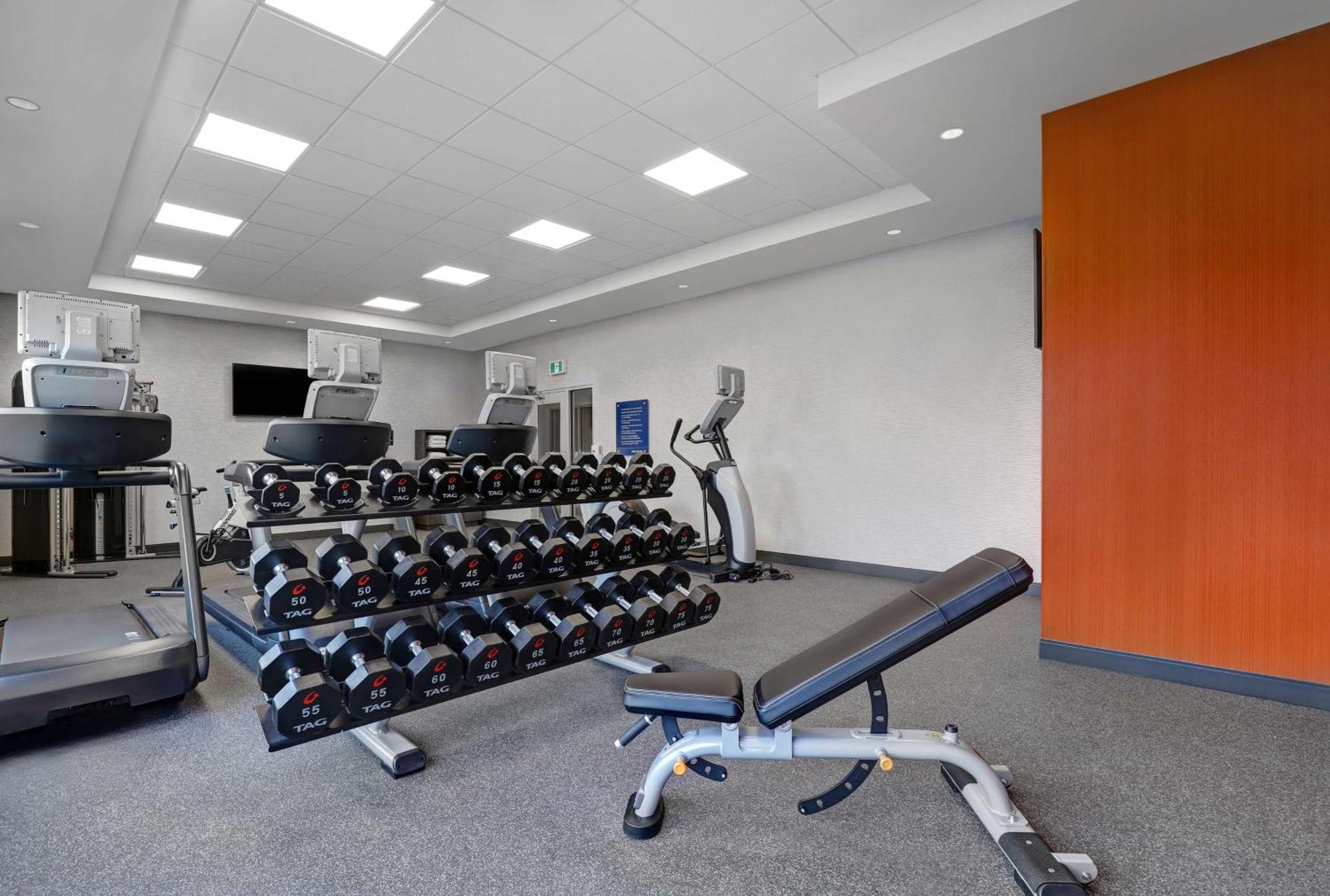 Hampton Inn & Suites Белвил Екстериор снимка